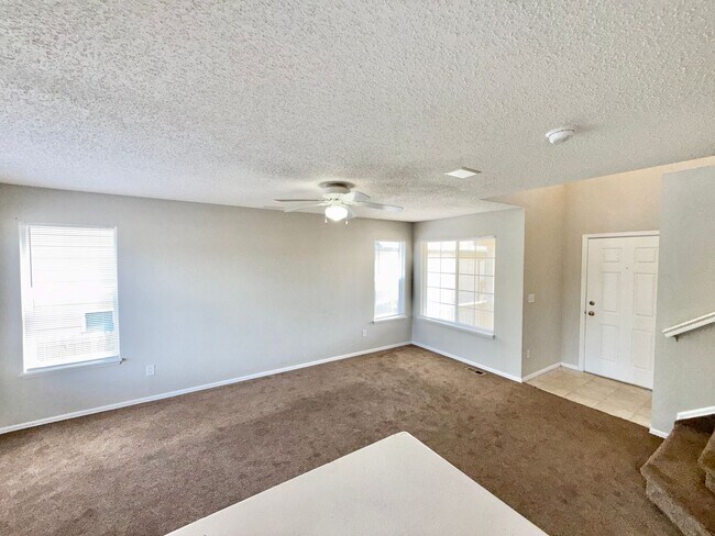Building Photo - 4899 Saddle Ridge Dr