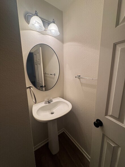 Building Photo - 8411 Sunset Canyon Dr