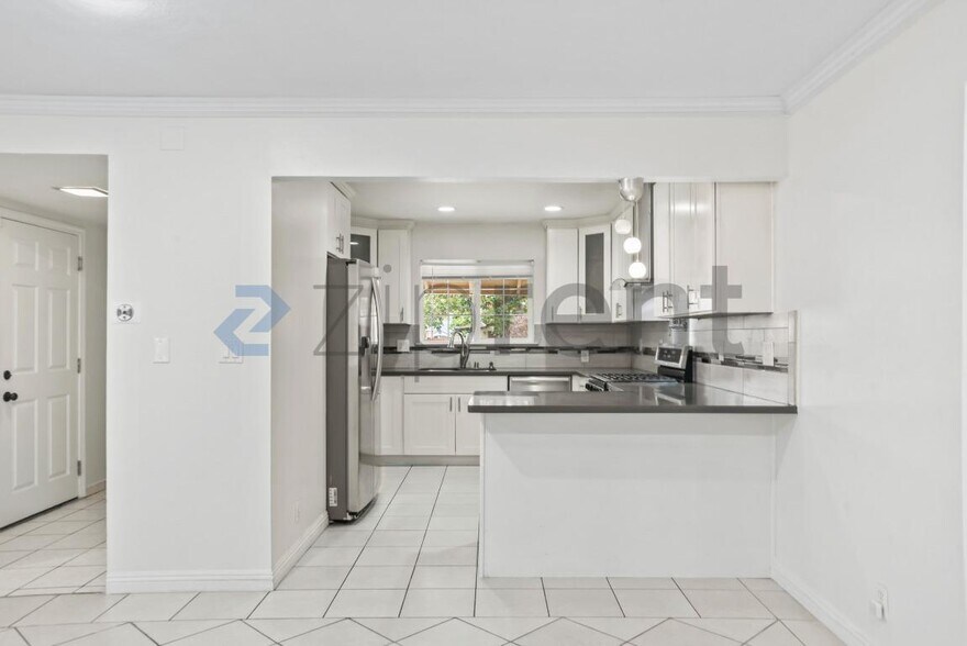 Building Photo - 3350 Denton Way