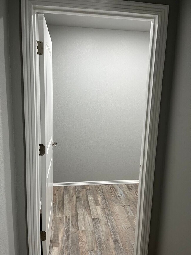 Building Photo - COX-VINE STREET