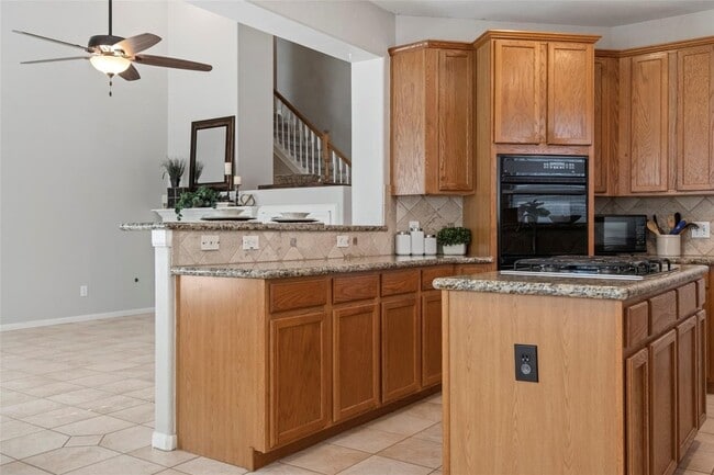 Building Photo - 35 N York Gate Ct