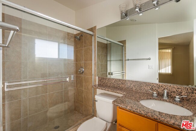 Building Photo - 4171 Del Mar Ave