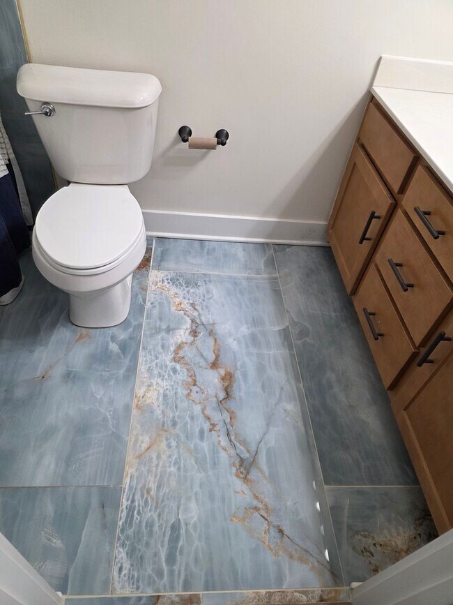 Building Photo - Large 3 Bedroom Townhouse in South Nashville