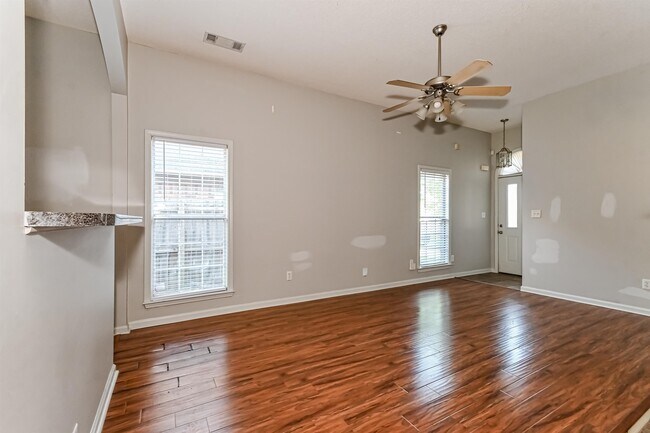 Building Photo - 6967 Parkbrook Ln