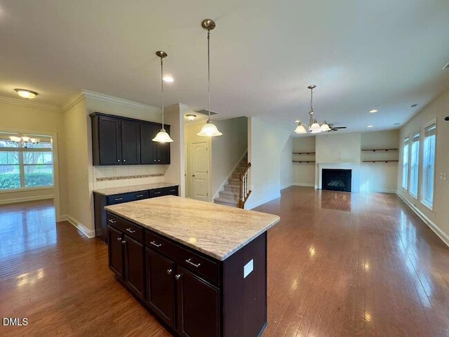 Building Photo - 4008 Vallonia Dr