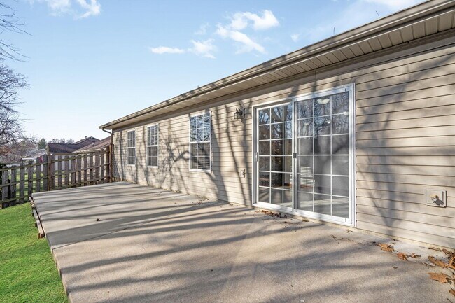 Building Photo - 5104 Sandstone Dr