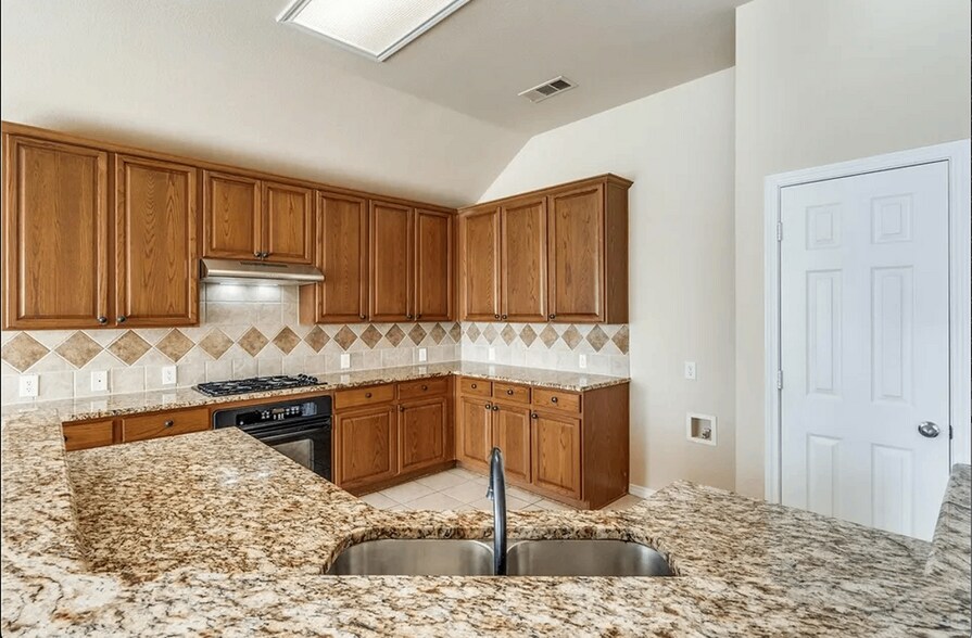 Building Photo - 11431 Wovenedge Ct