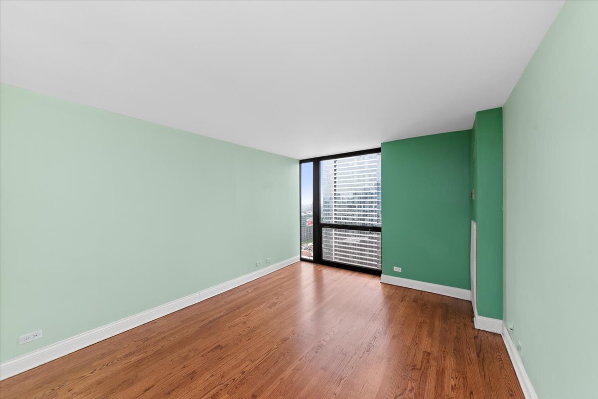 Building Photo - 1122 N Clark St