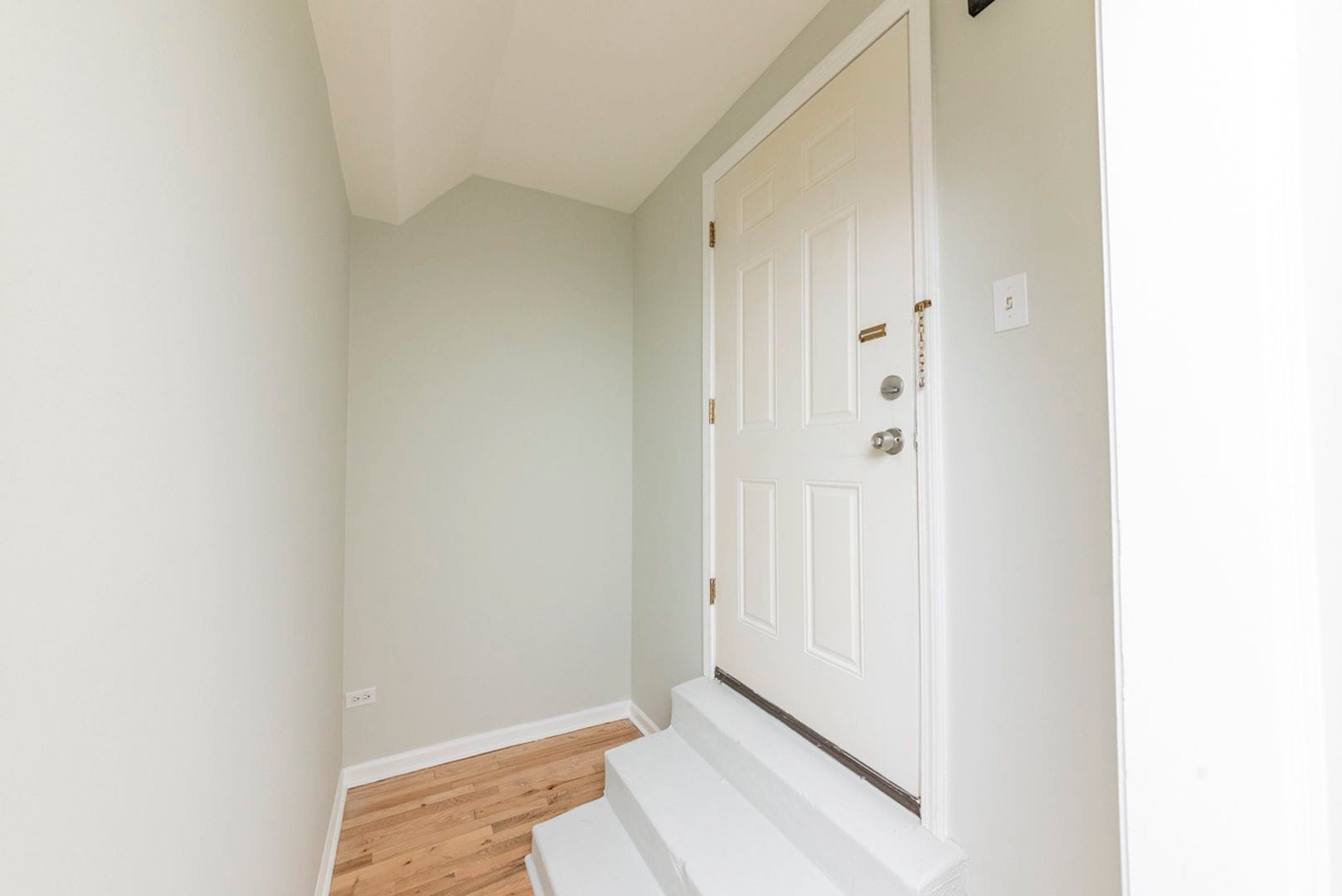 Building Photo - 6136 N Mozart St