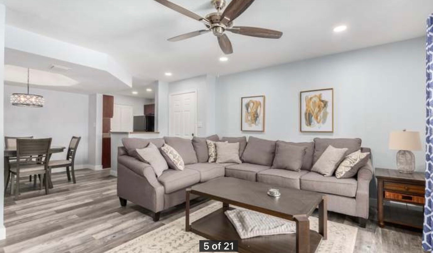 Spacious living room - 1880 E Morten Ave