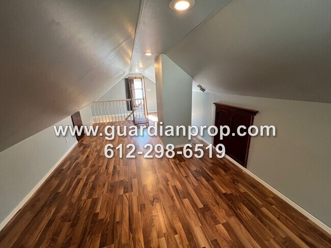 Building Photo - Mounds View House Available Now, Updated K...