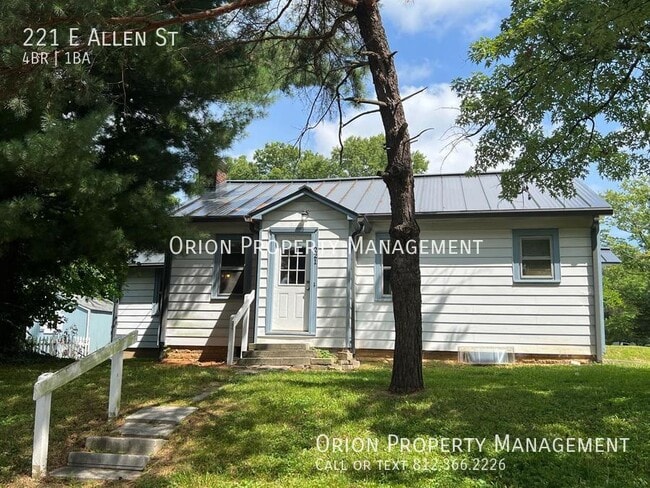 Primary Photo - 221 E Allen St