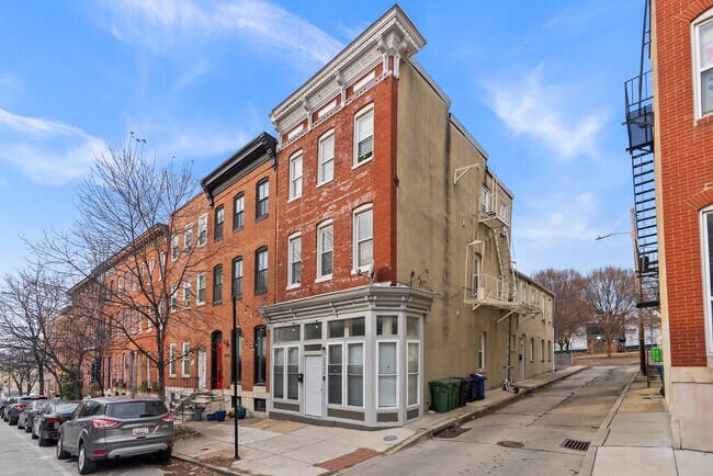 Building Photo - 2022 E Baltimore St