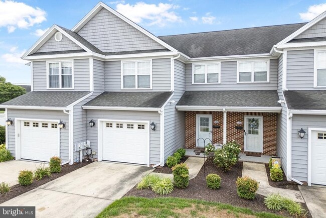 Primary Photo - 1450 Hidden Meadow Ln