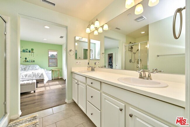 Building Photo - 11842 Nixon Ln