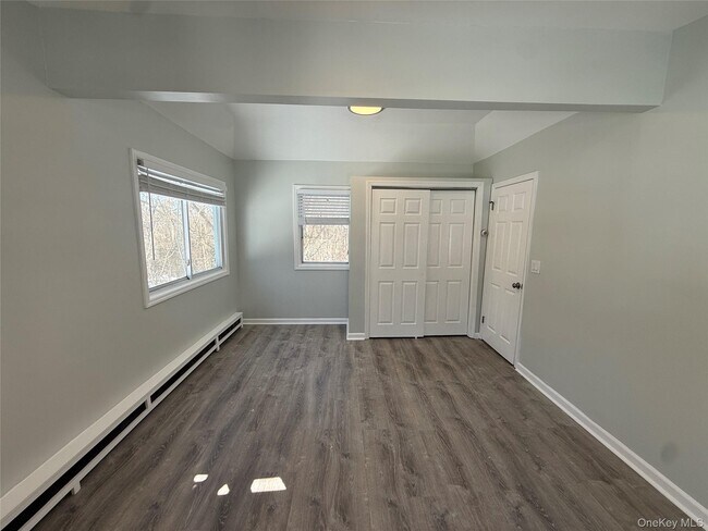 Building Photo - 26 Forest Ln