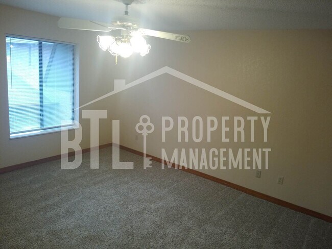 Building Photo - Condo by Lake with RV Spot!! 55+ Community