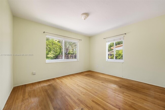 Building Photo - 451 SW 25th Rd