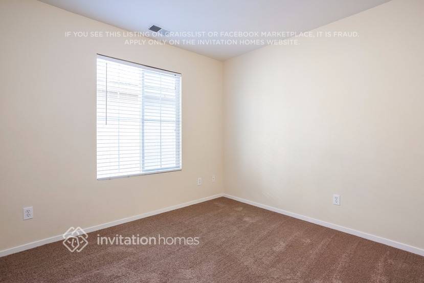 Building Photo - 3043 Roadrunner Dr