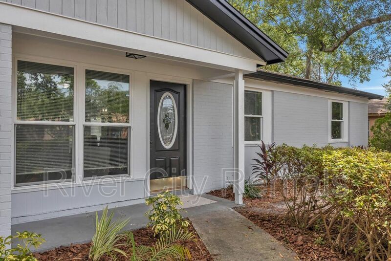 Building Photo - 743 Trambley Dr E