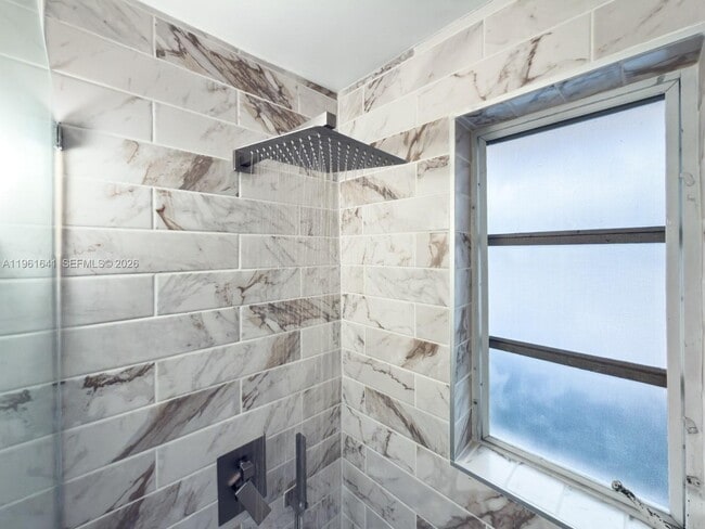 Building Photo - 1227 Euclid Ave