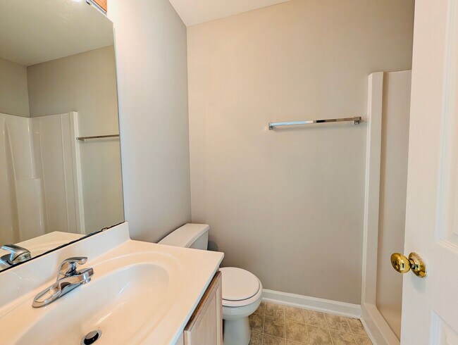 Building Photo - Great Rental Close to NC State