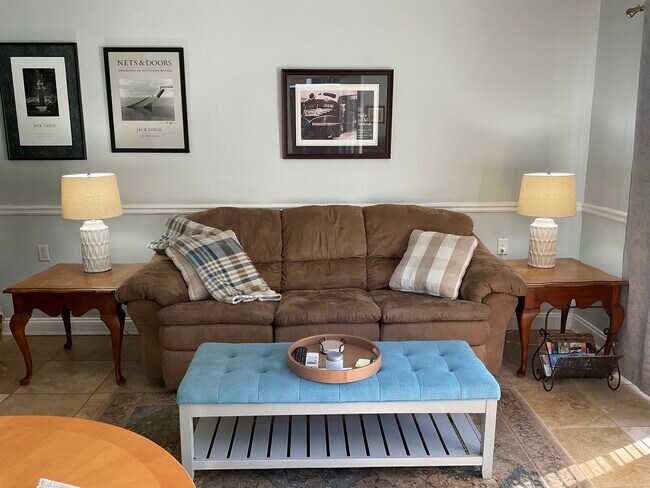 Building Photo - 30 E 67th St