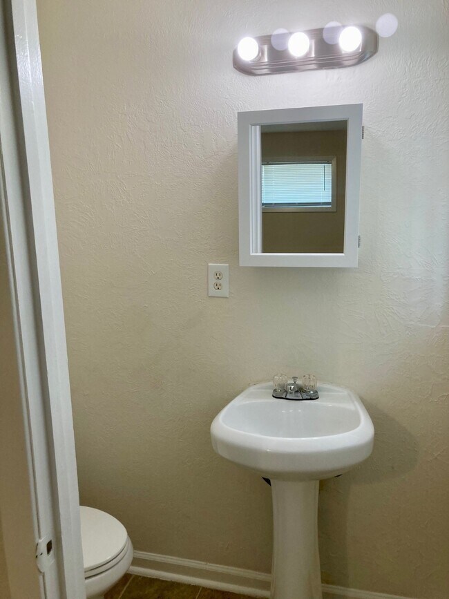 Building Photo - 1601 20th St