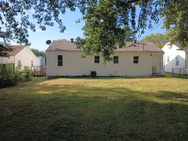 Building Photo - Charming 3 Bedroom Home in Independence!