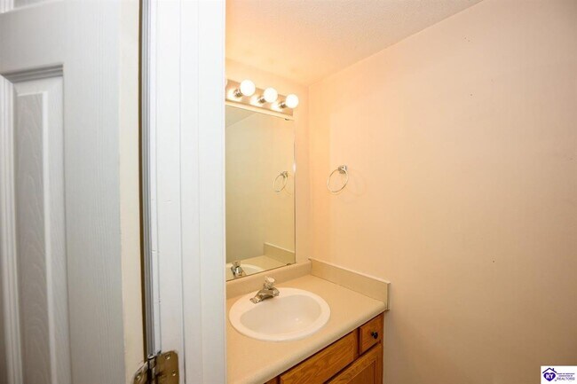 Building Photo - 2943 S Wilson Rd