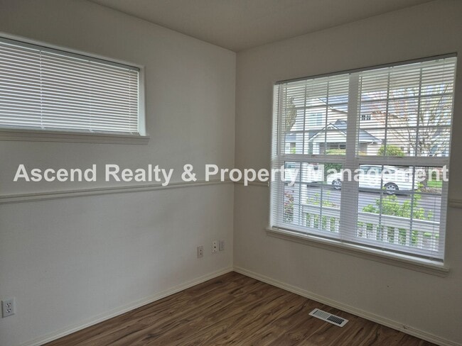 Building Photo - Bethany 3 Bed + Office on Main Fenced Back Yard w/Deck 2 Car Attached Garage Available Now!