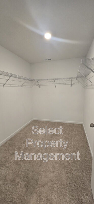 Building Photo - 4121 Luke Dr