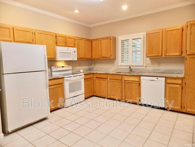 Building Photo - 54 Preakness Dr