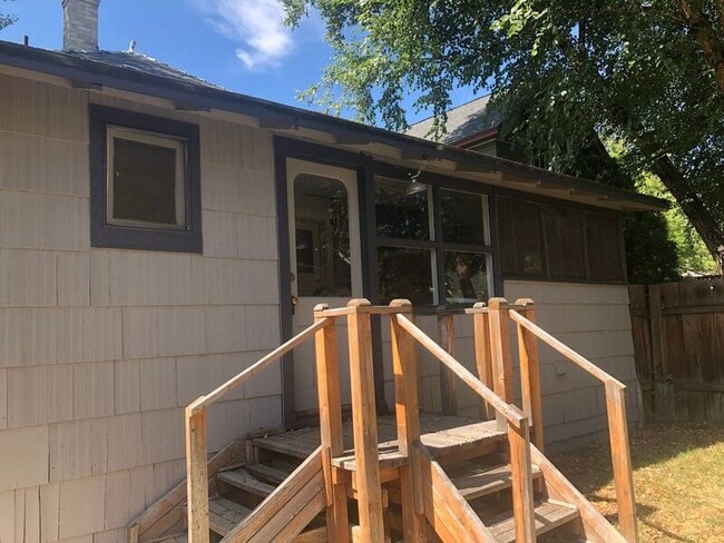 Building Photo - 1416 N 11th St