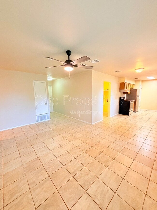 Building Photo - 9319 Cliff Point Dr