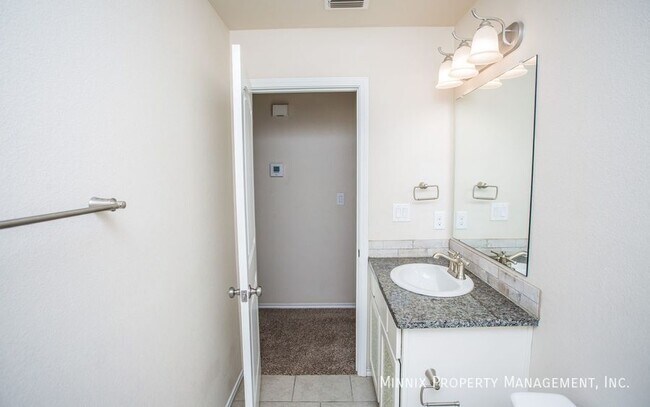 Building Photo - 14211 Vernon Ave