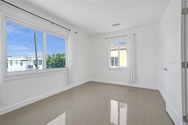 Building Photo - 655 85th St