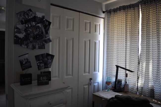 Building Photo - 204 Cherry St