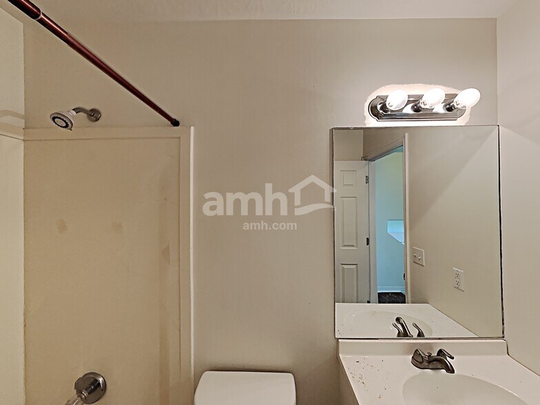 Building Photo - 8766 S Pebble Crest Way