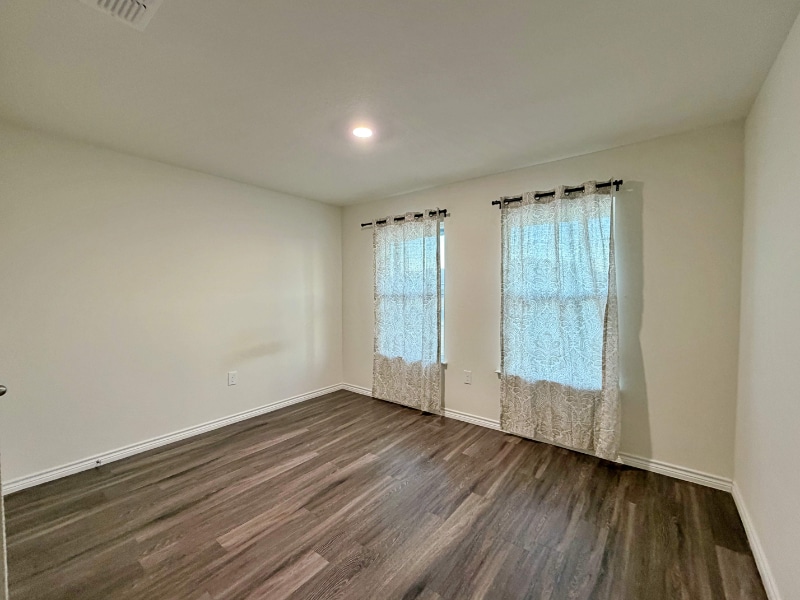 Building Photo - 7026 Phoenix Dr