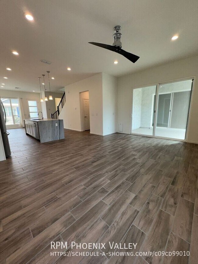 Building Photo - 383 N 157th Ln