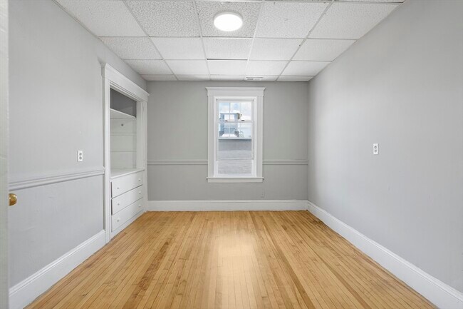 Building Photo - 423 Park Ave