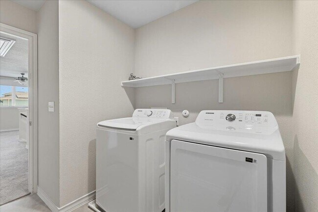 Building Photo - 3801 Soft Shore Ln