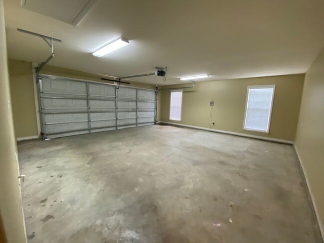 Building Photo - 5618 Emily Ln