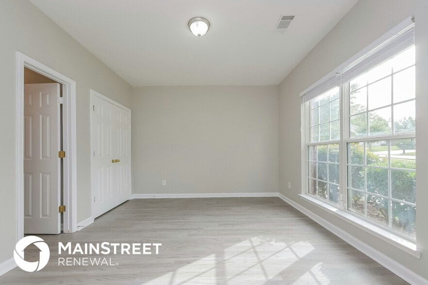 Building Photo - 10238 Deep Creek Pl