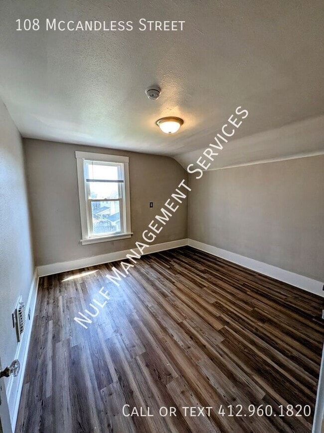 Building Photo - 108 McCandless St