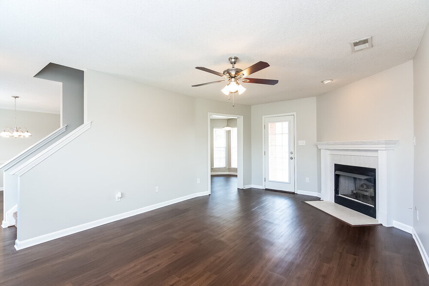 Building Photo - 2798 Shady Well Cove