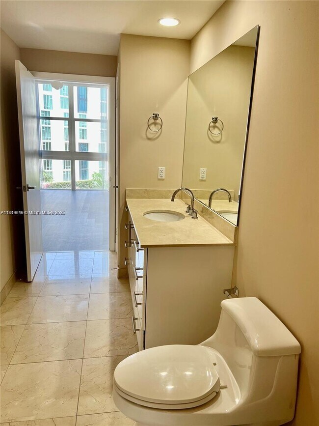 Building Photo - 550 Okeechobee Blvd