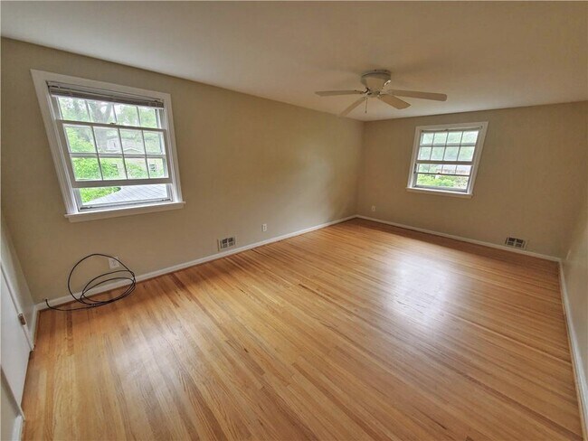 Building Photo - 44 Roby Dr