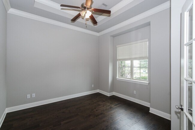 Building Photo - Gorgeous 3 bed/3 bath home in great Bentonville neighborhood